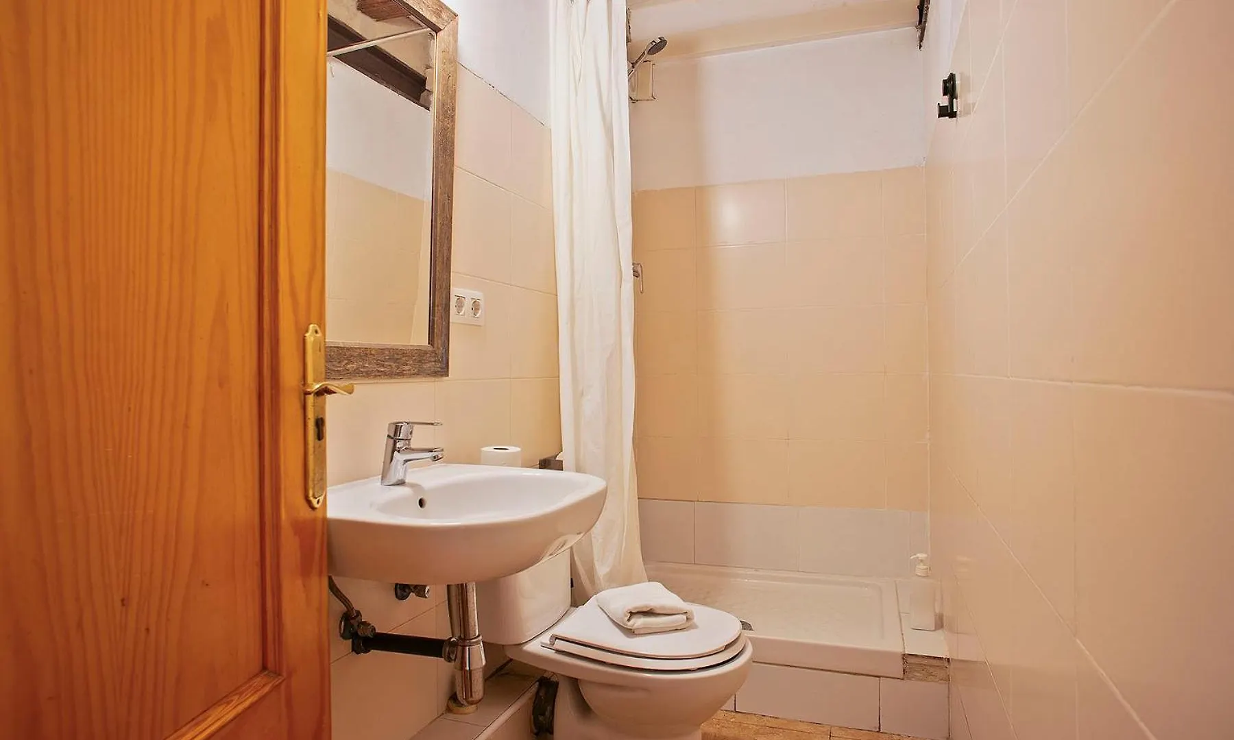 Las Ramblas, Comfort In Bcn For 8 Persons Barcelona Apartment